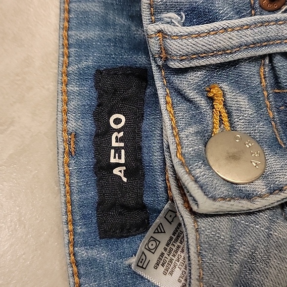 Aero Denim Shorts, Women Size 4, Light Wash Distressed, High Rise, 3" Inseam. - Picture 3 of 6